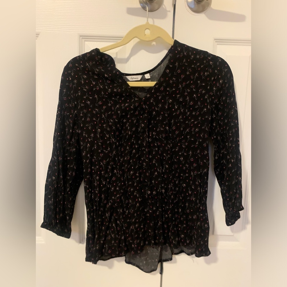 Black Floral V-Neck Blouse - reitmans
